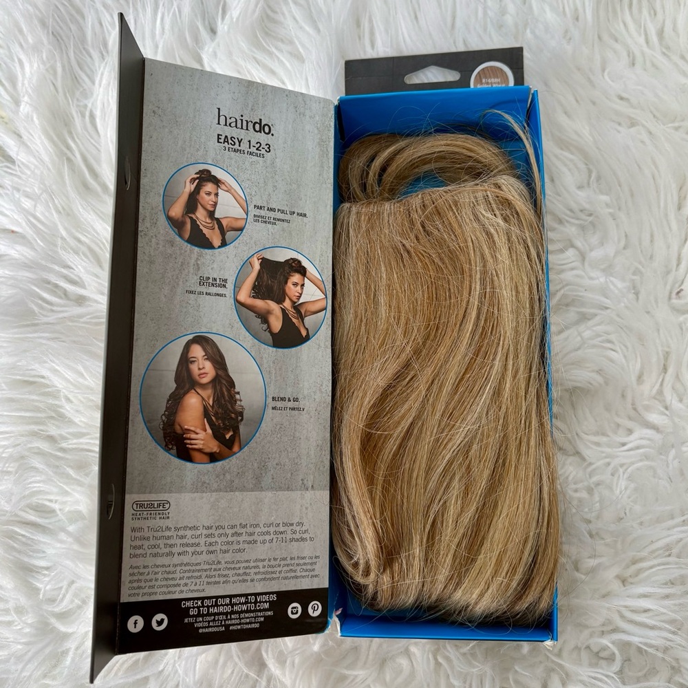 HAIRDO Blonde Wavy Clip-in Hair Extension 23", Golden Wheat (Light Blonde) - Picture 2 of 6